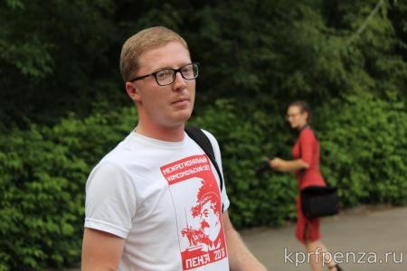 Активисты и сторонники КПРФ в Пензе вышли на защиту ДК Дзержинского от посягательств РПЦ
