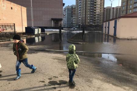 Тюмень. После обращения к депутату Тюменской городской Думы Александру Чепик в микрорайоне «Заречный» на 2018 год запланировано благоустройство территории