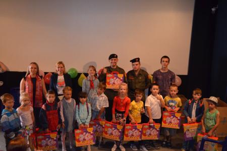 Севастопольское городское отделение Всероссийского женского союза «Надежда России» и севастопольский комсомол провели праздничное мероприятие, посвящённое Дню знаний