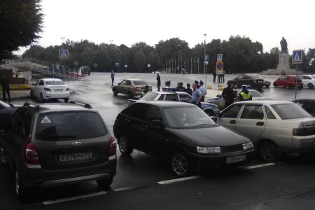 Ульяновская область. Протестующие против строительства китайского цементного завода разбили палатку в обладминистрации