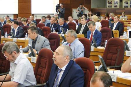 Дмитрий Новиков принял участие в работе Законодательного собрания Амурской области и провел встречу с коммунистами Благовещенска