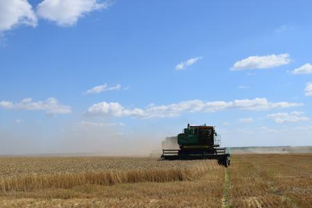Губернатор-коммунист Вадим Потомский: В Орловской области собран первый миллион тонн зерна нового урожая!
