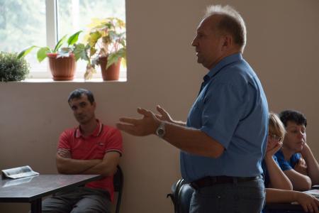 Краснодарский край. Николай Осадчий встретился с рабочими элеватора в станице Тбилисской