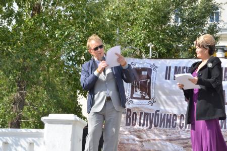 В.Г. Поздняков вручил гран-при победителям конкурсов II Межрегионального фестиваля «Во глубине сибирских руд…»