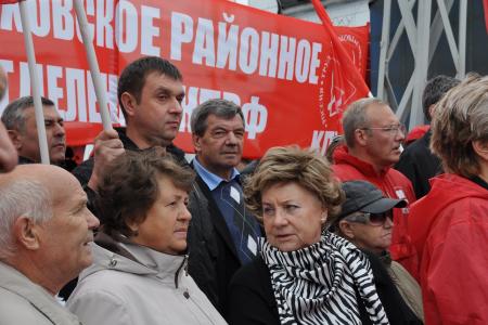 65-й пошел! Коммунисты отправили гуманитарный конвой на Донбасс