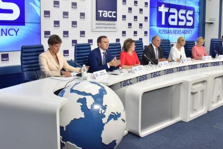 21 августа в Москве в информационном агентстве ТАСС состоялась пресс-конференция лидера КПРФ и группы женщин – кандидатов в губернаторы от КПРФ