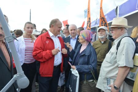 Г.А.Зюганов посетил Московский фестиваль Прессы