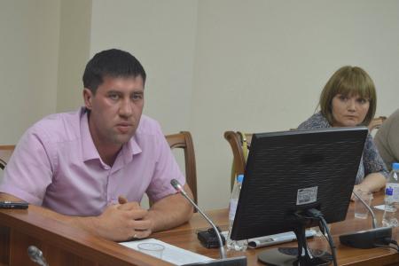 Алтайский край. По инициативе депутатов-коммунистов прошел парламентский круглый стол по народной законодательной инициативе