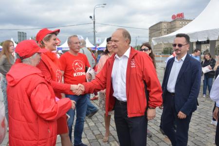 Г.А.Зюганов посетил Московский фестиваль Прессы