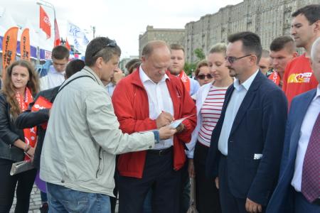 Г.А.Зюганов посетил Московский фестиваль Прессы