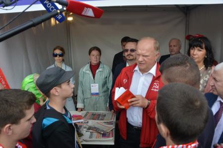 Г.А.Зюганов посетил Московский фестиваль Прессы