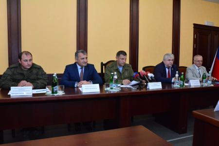 К.К. Тайсаев принял участие в торжественной церемонии вручения российских дипломов медикам ДНР