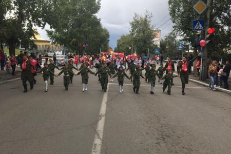Кызылу -103! Коммунисты Тувы приняли участие в праздничном шествии в День города