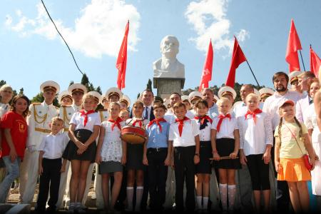 Юрий Афонин принял участие в открытии памятника Ленину в Крыму