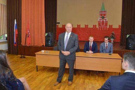 Г.А. Зюганов: В добрый путь, юные друзья! Лидер КПРФ выступил на торжественной линейке в Московской школе №892