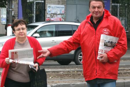 Курск. Н.Н. Иванов возглавил автопробег «Красные в городе»