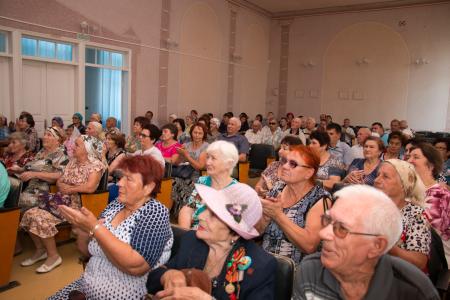 Краснодарский край. Коммунисты-депутаты Госдумы Н.В. Коломейцев и Н.И. Осадчий отчитались перед избирателями в Каневском районе