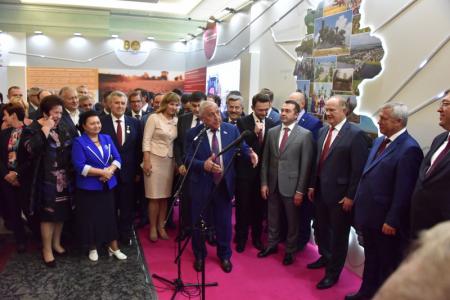 Г.А. Зюганов выступил в Госдуме на открывшейся выставке, посвященной Ростовской области