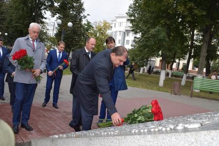 Губернатор – коммунист Вадим Потомский принимает участие в торжествах по случаю юбилея Орловской области