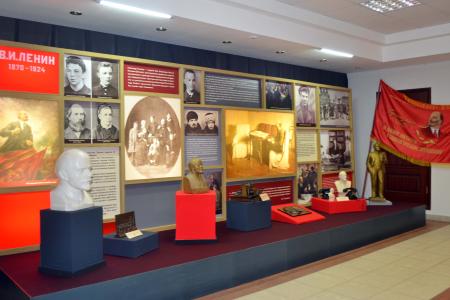 Республика Калмыкия. Революционный держите шаг!