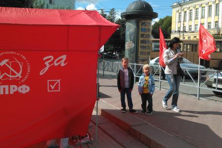 Рязанские коммунисты не сбавляют темпов агитационной работы