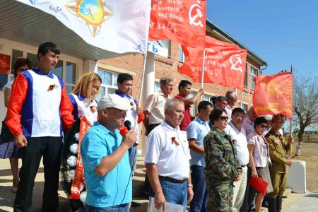 Коммунисты Калмыкии провели автопробег «Поклон солдатам Великой Победы!»