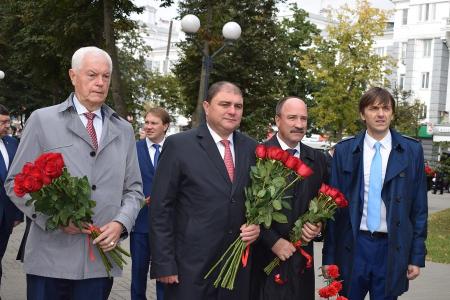 Губернатор – коммунист Вадим Потомский принимает участие в торжествах по случаю юбилея Орловской области