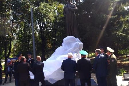 В Курске восстановили памятник Феликсу Дзержинскому