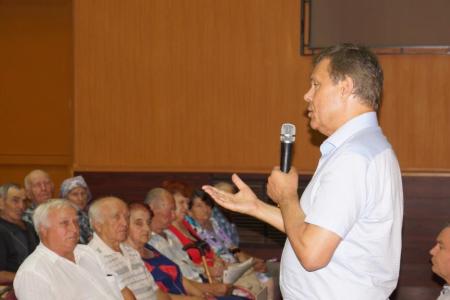 Краснодарский край. Коммунист-депутат Госдумы Николай Арефьев провел встречи в Апшеронске 