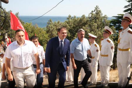 Юрий Афонин принял участие в открытии памятника Ленину в Крыму