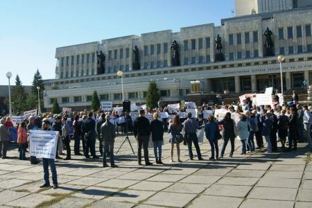 В Омске состоялся митинг обманутых дольщиков и пайщиков