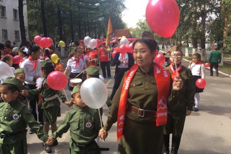 Кызылу -103! Коммунисты Тувы приняли участие в праздничном шествии в День города