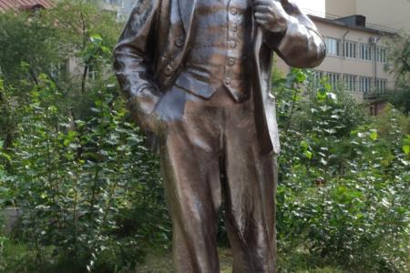 В Чите памятнику Ленина подарили вторую жизнь