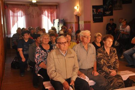 "Чтоб во власти было чисто - голосуй за коммунистов!". Первый секретарь Алтайского крайкома КПРФ Мария Прусакова встретилась с жителями Баевского района