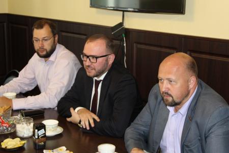 Первый секретарь Приморского крайкома КПРФ Анатолий Долгачев встретился с новым генеральным консулом КНДР во Владивостоке товарищем Зо Сек Чхолем