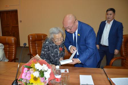 Калмыкия. Николай Нуров принял участи в чествовании почетного гражданина республики Прасковьи Алексеевой