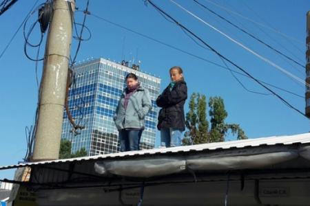 В Воронеже при поддержке коммунистов предотвращена попытка сноса мини-рынка