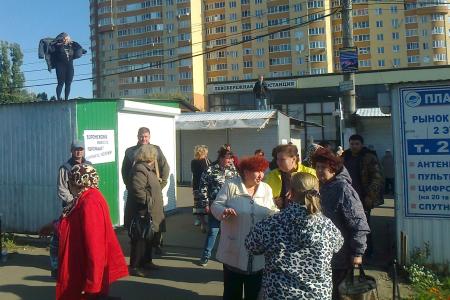 В Воронеже при поддержке коммунистов предотвращена попытка сноса мини-рынка