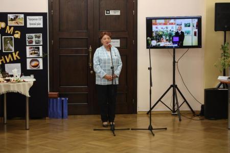 Депутат Тюменской областной Думы Казанцева Тамара Николаевна поздравила юннатское движение ЧИР Тюменской области с открытием выставки урожая 2017 года