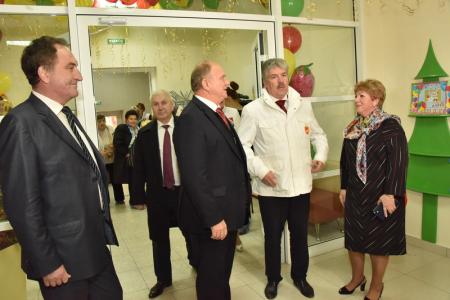 Г.А. Зюганов на открытии детского сада «Замок детства» в совхозе имени Ленина: "К вам всегда приезжаем, как на большой праздник"