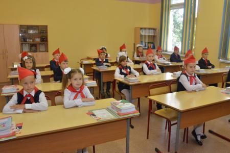 Г.А. Зюганов: В добрый путь, юные друзья! Лидер КПРФ выступил на торжественной линейке в Московской школе №892