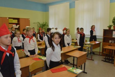 Г.А. Зюганов: В добрый путь, юные друзья! Лидер КПРФ выступил на торжественной линейке в Московской школе №892