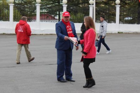 В Магадане прошел агитационный пикет коммунистов