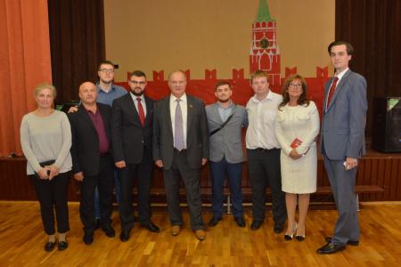 Г.А. Зюганов: В добрый путь, юные друзья! Лидер КПРФ выступил на торжественной линейке в Московской школе №892