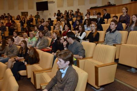 «За мир, солидарность и социальную справедливость!». В Госдуме проводился круглый стол, посвященный предстоящему фестивалю молодежи и студентов