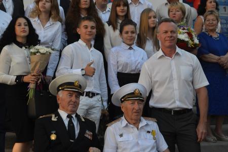 Дмитрий Новиков и Роман Кияшко поздравили севастопольских школьников, родителей и учителей с Днём знаний