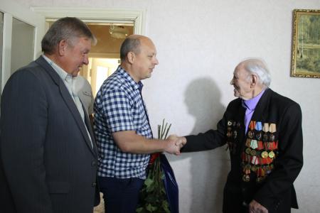 Волгоградская область. Свой 100-летний юбилей отметил человек-легенда, ровесник революции А.М. Долгов