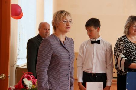 Томская область. Наталья Барышникова поздравила с Днём Знаний учеников Каргалинской школы