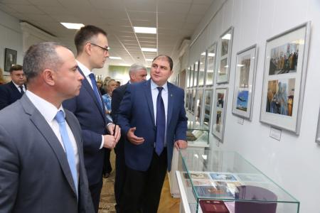 Губернатор-коммунист Вадим Потомский открыл выставку «80 лет Орловской области» 