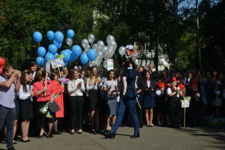 Г.А. Зюганов: В добрый путь, юные друзья! Лидер КПРФ выступил на торжественной линейке в Московской школе №892